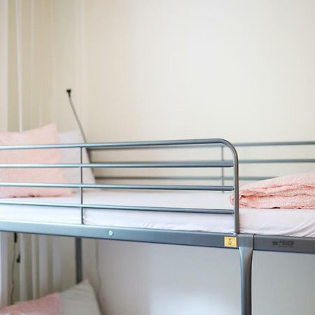 Hotelik Okecie 39 - Nocleg I Parking Blisko Lotnisko Okecie Βαρσοβία Εξωτερικό φωτογραφία