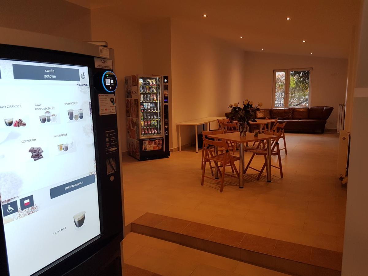Hotelik Okecie 39 - Nocleg I Parking Blisko Lotnisko Okecie Βαρσοβία Εξωτερικό φωτογραφία