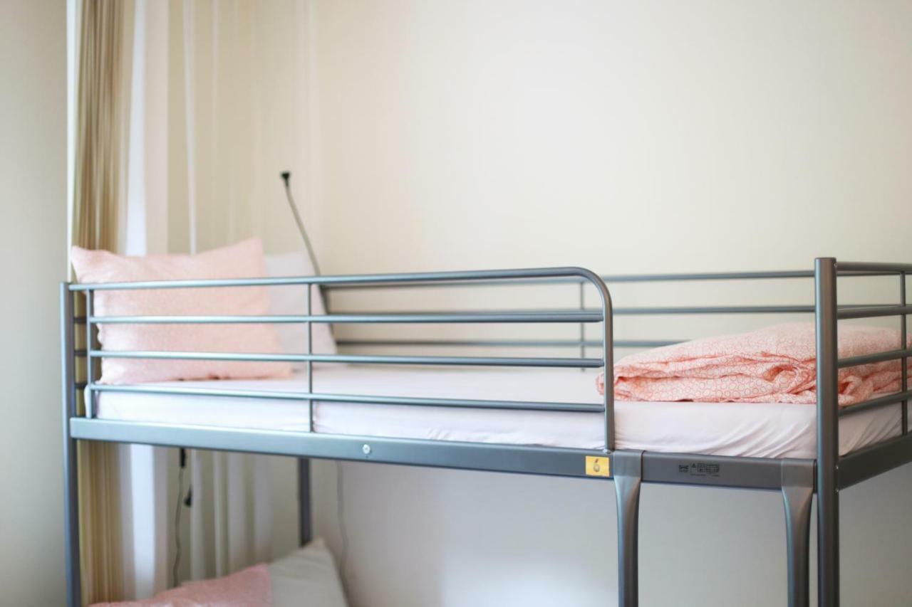 Hotelik Okecie 39 - Nocleg I Parking Blisko Lotnisko Okecie Βαρσοβία Εξωτερικό φωτογραφία