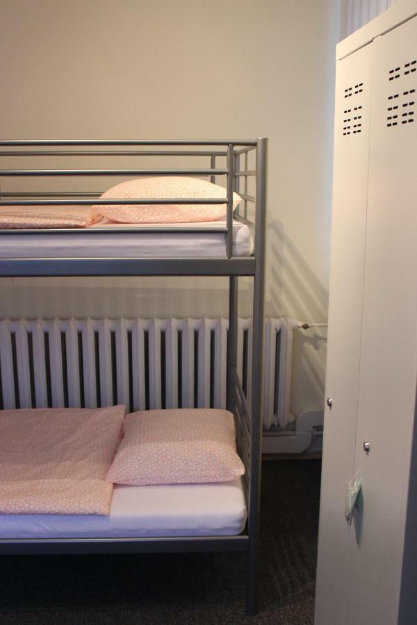 Hotelik Okecie 39 - Nocleg I Parking Blisko Lotnisko Okecie Βαρσοβία Εξωτερικό φωτογραφία